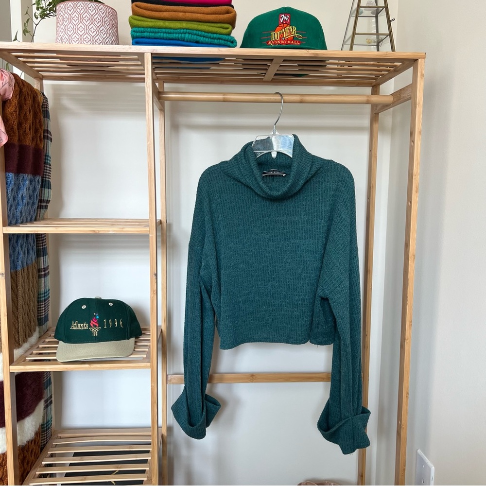 GREEN COWL NECK CROPPED SWEATER